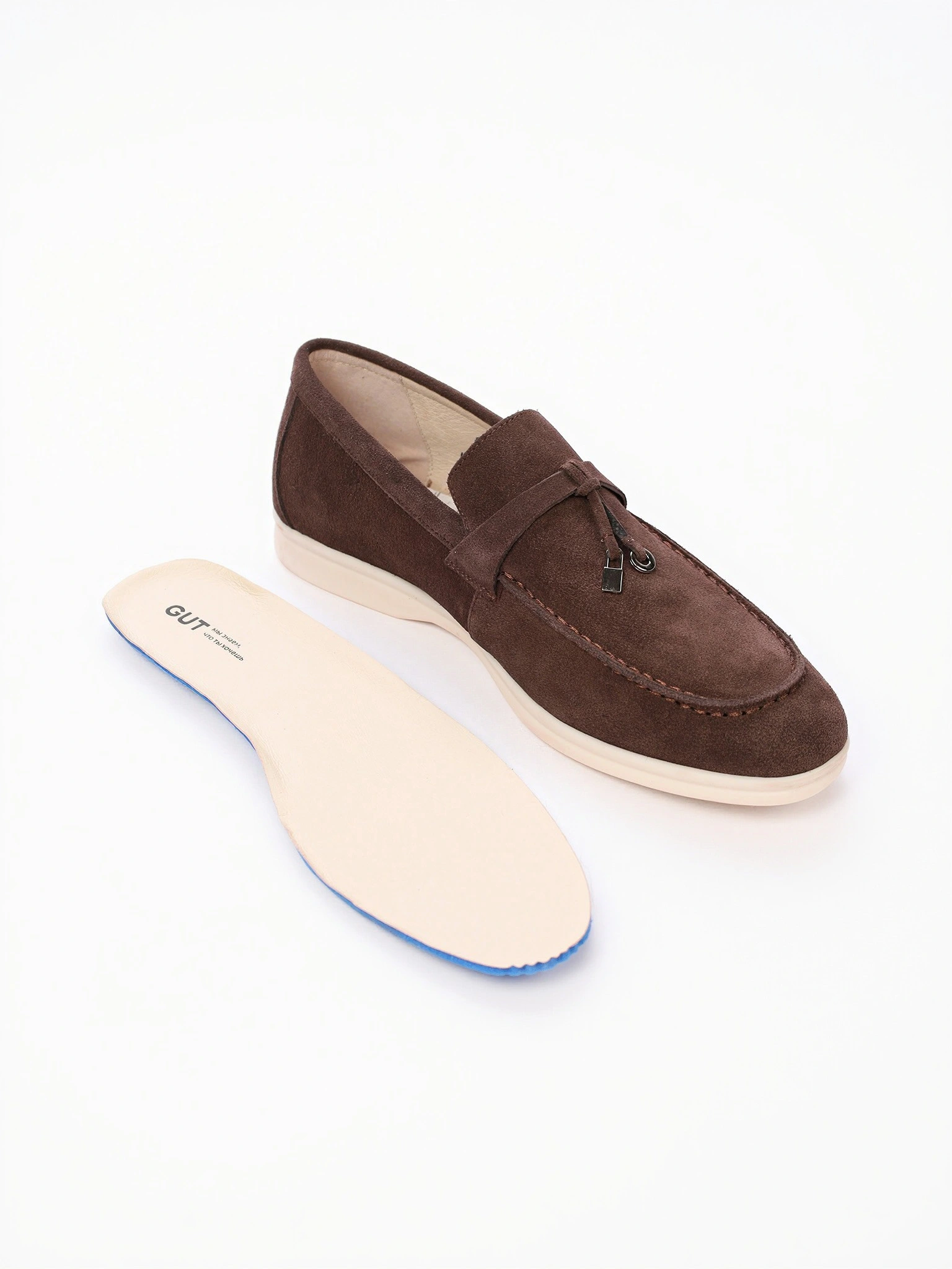 Туфли-лоферы темно-коричневого цвета на низкой подошве